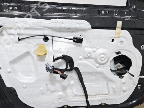 Used Left front door Left front door 38422489 38422489