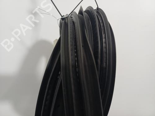 rubber-door-seal-ford-fiesta-vii-hj-hf-2017-34255971 main image