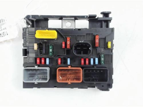 Used Fuse box PEUGEOT 207 (WA_, WC_) 1.4 16V (95 hp) 32138782