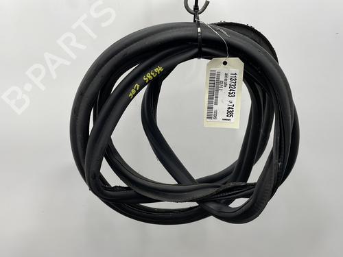 Used Rubber door seal VW GOLF VI (5K1) 2.0 TDI (110 hp) 29638941