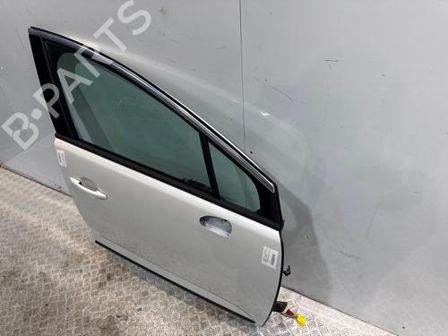 Used Right front door Right front door 39240219 39240219