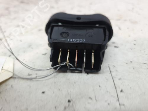 Used Left front window switch Left front window switch DACIA SANDERO 1.4 MPI LPG (72 hp) 20384525 20384525