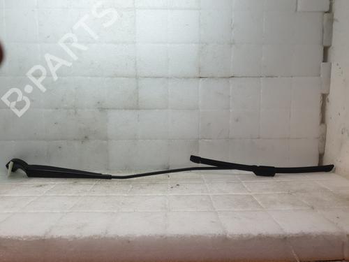 Used Front windshield wiper arm VOLVO EX30 (416) Performance AWD (428 hp) 30488236