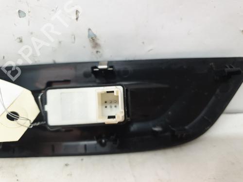 Right front window switch PEUGEOT 208 II (UB_, UP_, UW_, UJ_) 1.2 PureTech 100 | BP20377855I26 