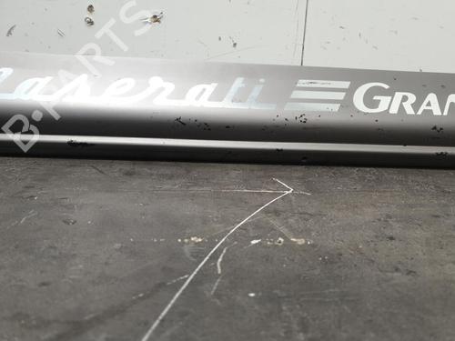 Højre sidekjole MASERATI GRANSPORT Coupe 4.2 (400 hp) 32454835