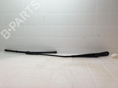 Used Front windshield wiper arm AUDI Q2 (GAB, GAG) 1.4 TFSI (150 hp) 24645711