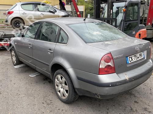 Left headlight VW PASSAT B5.5 (3B3) 1.9 TDI | BP20375650C28 