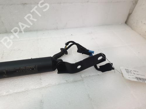 tailgate-lift-support-bmw-1-f40-2019-30061129 main image
