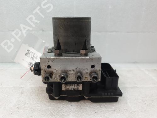 Used ABS pump PEUGEOT 308 I (4A_, 4C_) 1.6 HDi (92 hp) 30877320