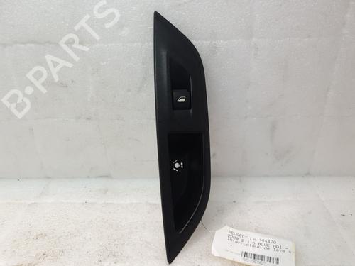 Used Right rear window switch Right rear window switch PEUGEOT 2008 II (UD_, US_, UY_, UJ_, UR_, UC_) 1.5 BlueHDI 130 (131 hp) 23781524 23781524