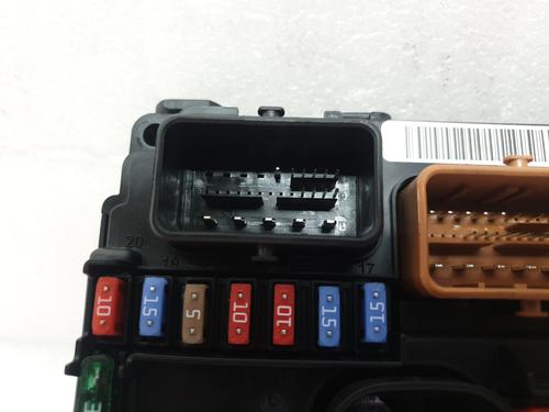 Fuse box CITROËN C3 Picasso (SH_) 1.6 HDI 90 | BP27539842E1 - Image 9