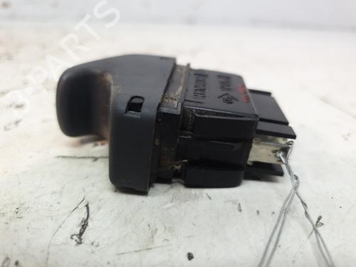 Used Right front window switch Right front window switch RENAULT CLIO II (BB_, CB_) 1.4 (B/CB0C, B/CB0S) (75 hp) 20377872 20377872