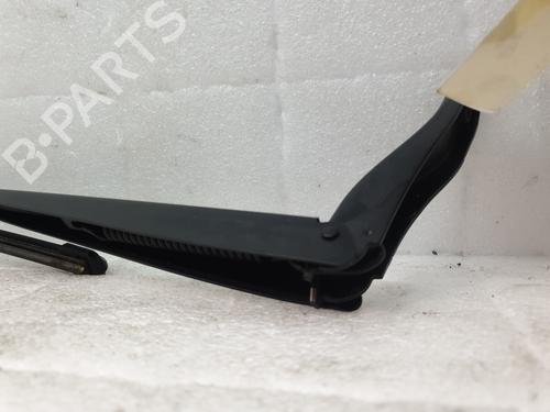 Used Front windshield wiper arm Front windshield wiper arm PEUGEOT 2008 II (UD_, US_, UY_, UJ_, UR_, UC_) 1.5 BlueHDI 130 (131 hp) 22887423 22887423