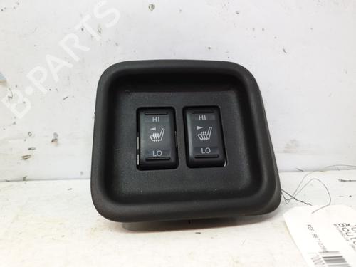 Used Switch NISSAN JUKE (F15) 1.6 (117 hp) 20381805