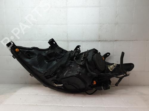 Right headlight TOYOTA AURIS Estate (_E18_) 1.8 Hybrid (ZWE186_, ZWE186R, ZWE186H) | BP30193313C29 