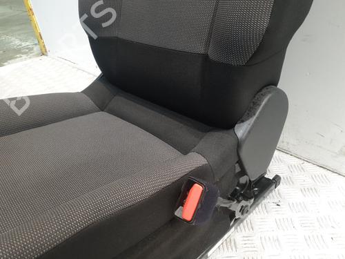 Right front seat CITROËN C3 III (SX) 1.2 PureTech 82 | BP28357717C16 - Image 3
