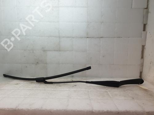 Used Front windshield wiper arm VOLVO EX30 (416) Performance AWD (428 hp) 30488237