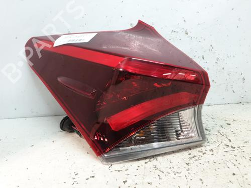 Venstre baglygte TOYOTA AURIS (_E18_) 1.8 Hybrid (ZWE186_, ZWE186R) (136 hp) 31579984