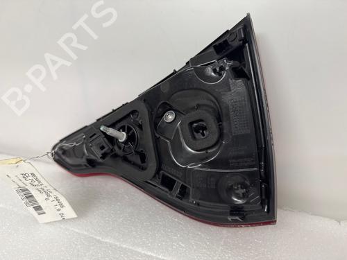 left-tailgate-light-renault-clio-v-b7_-2019-36381257 main image