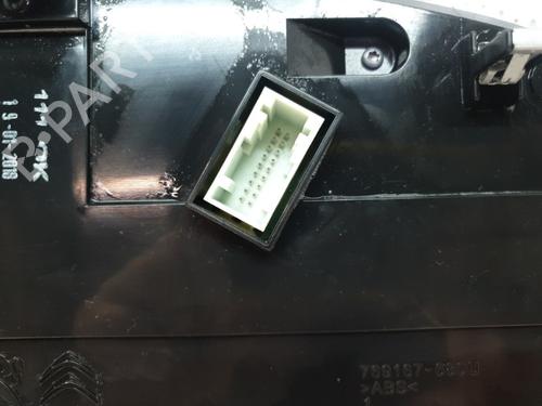 Used Instrument cluster Instrument cluster CITROËN C3 III (SX) 1.6 BlueHDi 75 (75 hp) 20381631 20381631