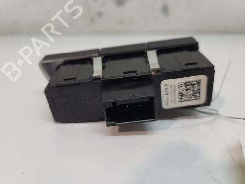 Used Switch Switch AUDI A1 Sportback (8XA, 8XF) 1.2 TFSI (86 hp) 20377686 20377686