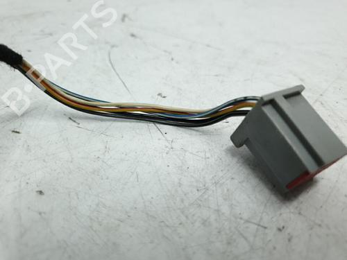 Retrovisor direito Retrovisor direito FORD FIESTA V (JH_, JD_) 1.4 16V (80 hp) 20376689 20376689