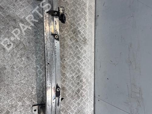 Used Front bumper reinforcement Front bumper reinforcement 37635061 37635061