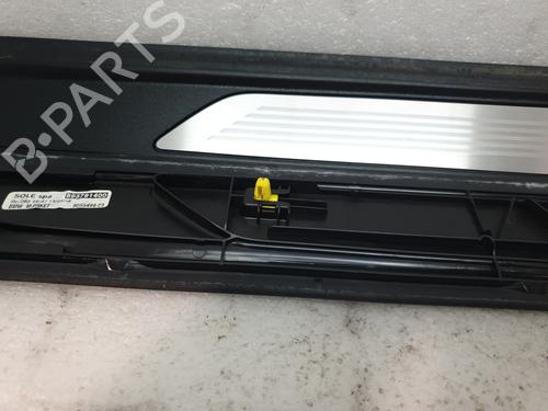 Used Right sideskirt Right sideskirt 32471662 32471662