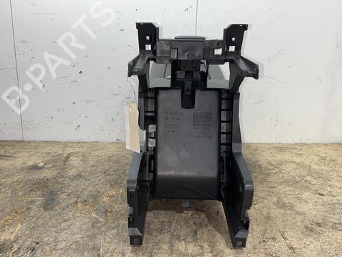 Armlæn Armlæn PEUGEOT 5008 (0U_, 0E_) 1.6 HDi (112 hp) 20379599 20379599