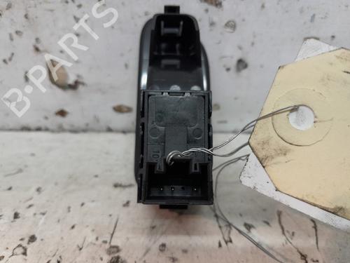 Used Right rear window switch Right rear window switch VW GOLF VI (5K1) 2.0 TDI (110 hp) 20384561 20384561