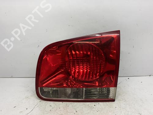 Feu de coffre droit VW TOUAREG (7LA, 7L6, 7L7) 2.5 R5 TDI (174 hp) 28318419