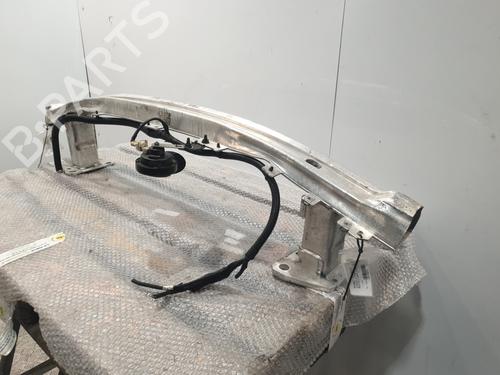 Used Front bumper reinforcement Front bumper reinforcement 30939166 30939166