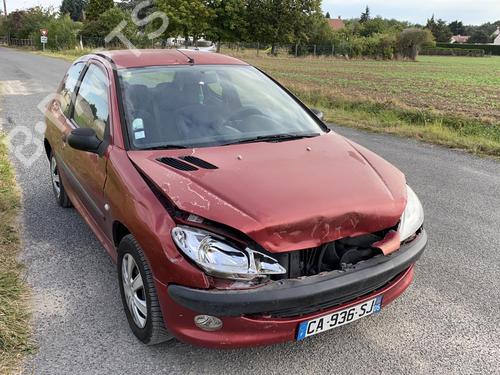 Left front fog light PEUGEOT 206 Hatchback (2A/C) 1.4 HDi eco 70 | BP20383876C30 