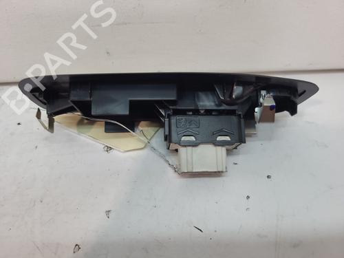 Used Right front window switch Right front window switch PEUGEOT 208 I (CA_, CC_) 1.2 VTI 82 (82 hp) 20381342 20381342