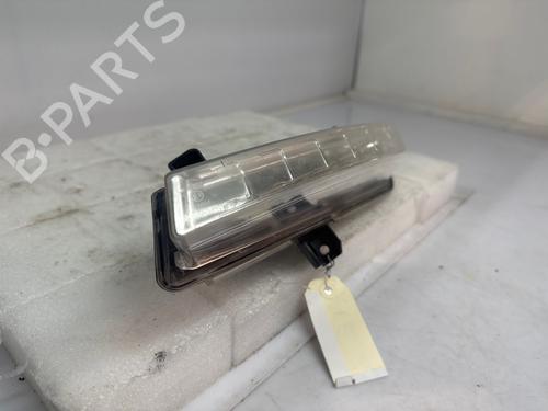 Used Left daytime light Left daytime light 37165759 37165759