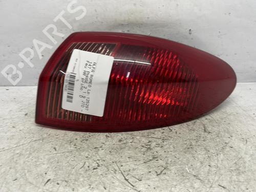 Højre baglygte ALFA ROMEO 147 (937_) 1.9 JTDM 8V (937.AXD1A, 937.AXU1A, 937.BXU1A) (120 hp) 20383645