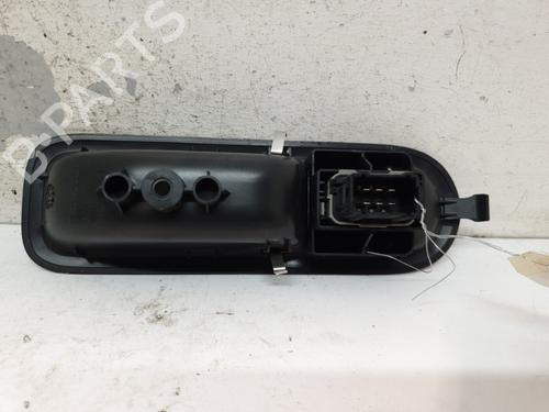 Used Right front window switch Right front window switch RENAULT TWINGO II (CN0_) 1.5 dCi 90 (86 hp) 20384300 20384300