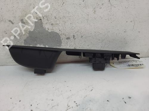 Used Right front window switch Right front window switch CITROËN DS3 (SA_) 1.4 VTi 95 (95 hp) 20377652 20377652