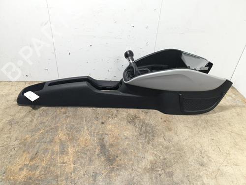 Used Middle console Middle console AUDI A1 (8X1, 8XK) 1.2 TFSI (86 hp) 20371686 20371686