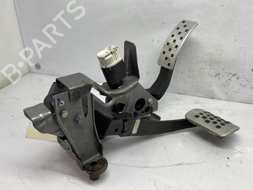 Used Pedal Pedal RENAULT CAPTUR I (J5_, H5_) 1.3 TCe 150 (J5NK, J5JS) (150 hp) 21973541 21973541