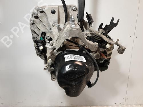 Used Gearbox Gearbox DACIA SANDERO II TCe 90 (B8M1, B8MA, B8AC) (90 hp) 21043112 21043112