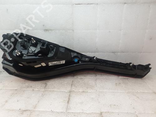 right-tailgate-light-renault-megane-iv-hatchback-b9amn_-2015-28601462 main image