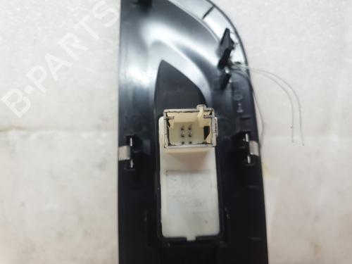 Right front window switch PEUGEOT 208 II (UB_, UP_, UW_, UJ_) 1.5 BlueHDI 100 | BP29551645I26