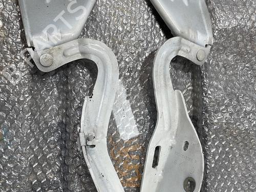 Charnière/Limiteur de porte VW TOURAN (1T1, 1T2) 1.9 TDI (105 hp) 32088830