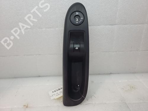 Used Right front window switch RENAULT CLIO II (BB_, CB_) 1.2 (BB0A, BB0F, BB10, BB1K, BB28, BB2D, BB2H, CB0A,... (58 hp) 21679834