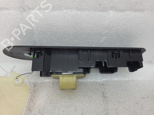 Used Right front window switch Right front window switch RENAULT CLIO IV (BH_) 1.5 dCi 75 (75 hp) 21143979 21143979