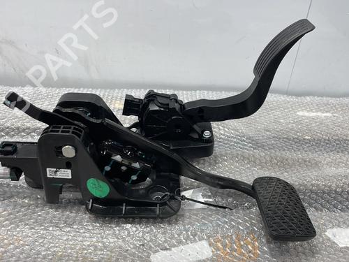 Used Pedal MG MG 3 (ZP2_) 1.5 Hybrid+ (194 hp) 30905612