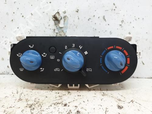 Used Climate control Climate control RENAULT TWINGO II (CN0_) 1.2 16V (CN04, CN0B) (75 hp) 20384609 20384609