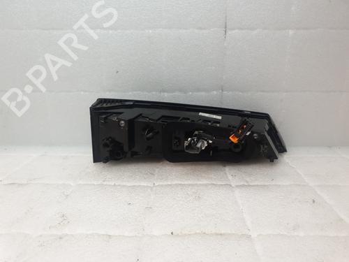 Used Right tailgate light Right tailgate light PEUGEOT 308 SW III (FC_, FJ_, FR_, F4_, FN_) PureTech 130 (FRHNSL, FRHNST) (131 hp) 32179920 32179920