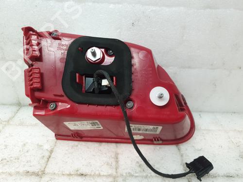 left-tailgate-light-porsche-macan-95b-2014-26644730 main image